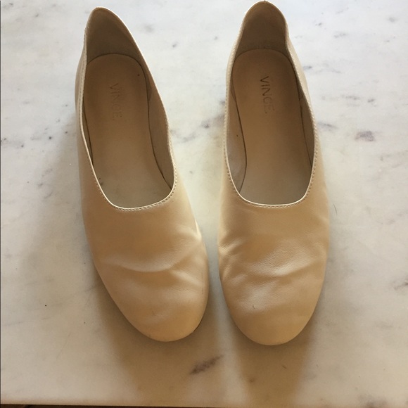 Cream Vince Flats, Sz 7 - Picture 2 of 4